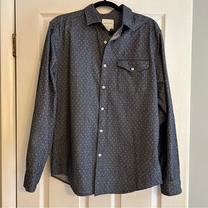 American Eagle Men's Classic Fit 100% cotton flannel Gray with white dots Large